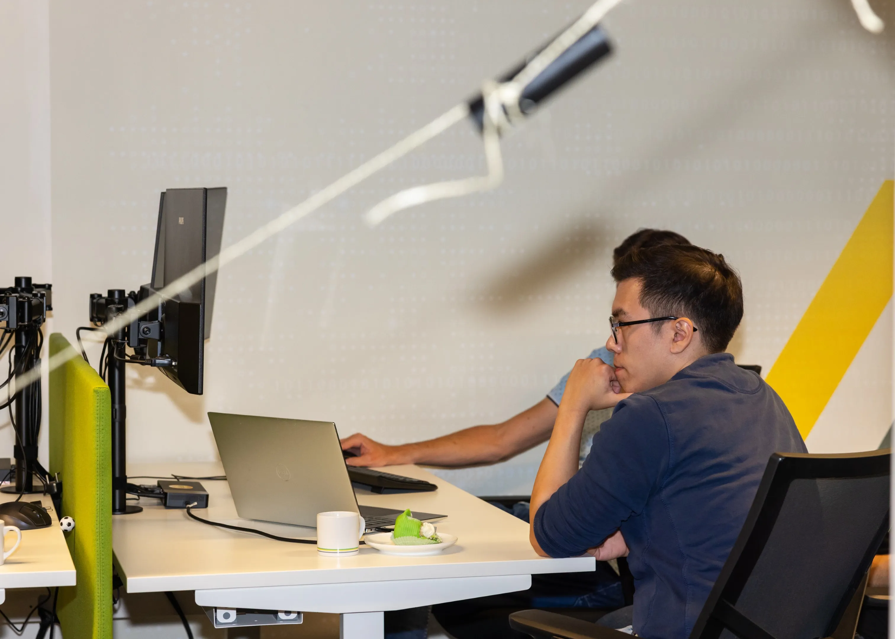 Diep in gedachten over de vragen die spelen bij compressie