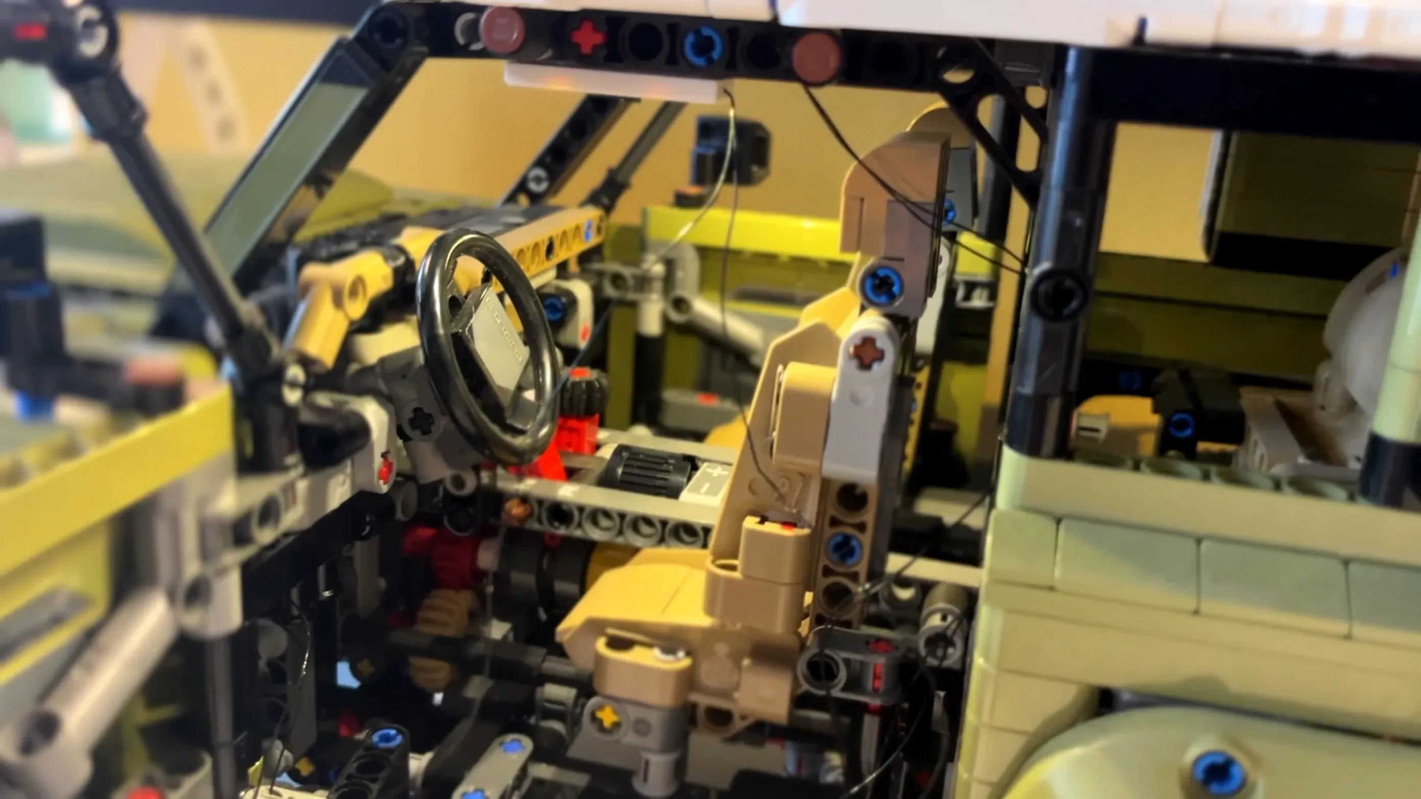 Je kunt een hoop van Thijs zeggen, maar hij is in ieder geval niet langdradig.